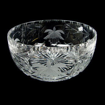 https://brierleyhillcrystal.co.uk/uploads/images/medium/8-Round-Sided-Crystal-Bowl-Fuchsia_m.jpg